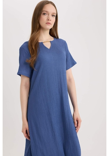 DeFacto Regular Fit Apaş Yaka Basic Düz Bürümcük Kısa Kollu Midi Yazlık Elbise D3834AX25SMIN69 DeFacto Regular Fit Apaş Yaka Basic Düz Bürümcük Kısa Kollu Midi Yazlık Elbise D3834AX25SMIN69