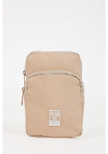 Defacto Erkek Çocuk Ultra Hafif Kumaş Telefon Çantası C2227A8NSBG26 Bej Defacto Erkek Çocuk Ultra Hafif Kumaş Telefon Çantası C2227A8NSBG26 Bej