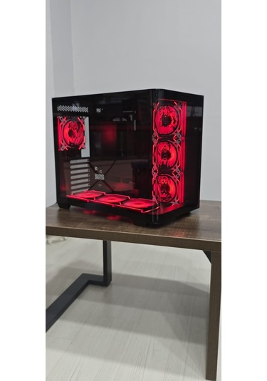 Anime Karakterli 7 Argb Fanlı 750w 80+ Bronze Power Supply Siyah Kavisli Cam Akvaryum Kasa