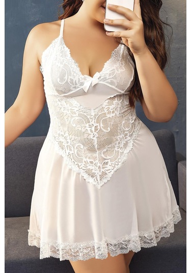 Büyük Beden Beyaz Dantel İşlemeli İnce Askılı Gecelik Beyaz