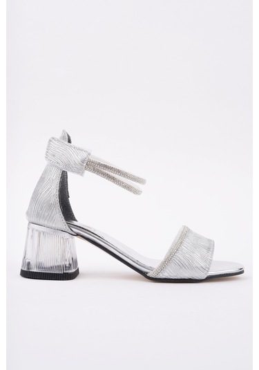 Muggo Noşa Bilekten Bağlamalı Simli Kız Çocuk Kısa Topuklu Ayakkabı Gümüş