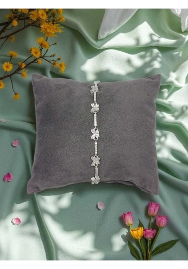 925 Ayar Gümüş Taşlı Kelebek Figürlü Zarif Bileklik Işıltılı Ve Şık Tasarım Gümüş