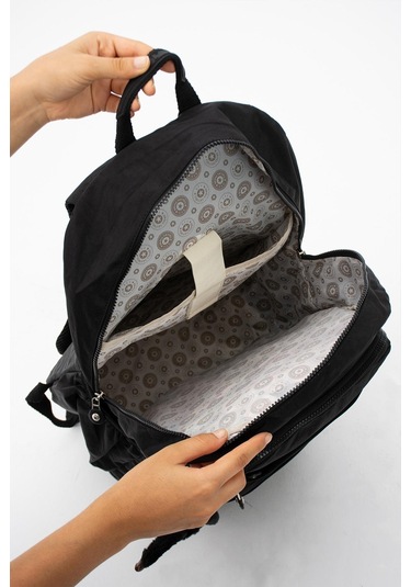 Ultra Hafif Çok Cepli Su Geçirmez Sırt Çantası Unisex Siyah Model: 571-1b - Siyah