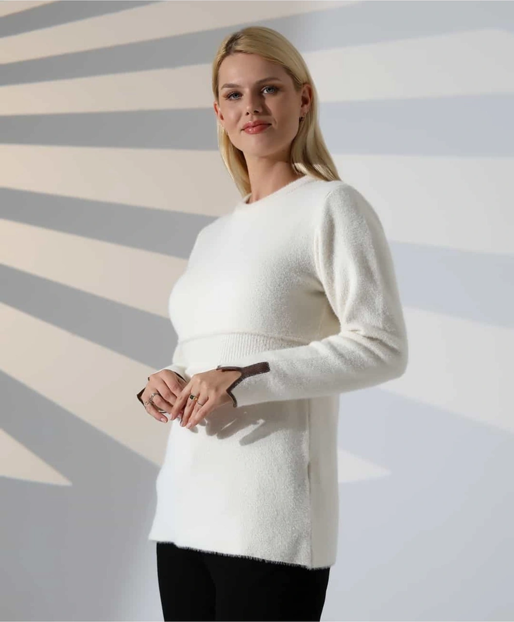 Bel Detaylı Yumuşak Triko Kazak Taş