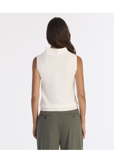 Yargıcı Regular Yarım Balıkçı Yaka Kolsuz Kol Kazak 25kktr2003x 002 Beyaz