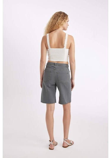 Defacto Normal Bel Kısa Paça Gabardin Bermuda Şort D0965AX24SMGR449 Gri Defacto Normal Bel Kısa Paça Gabardin Bermuda Şort D0965AX24SMGR449 Gri