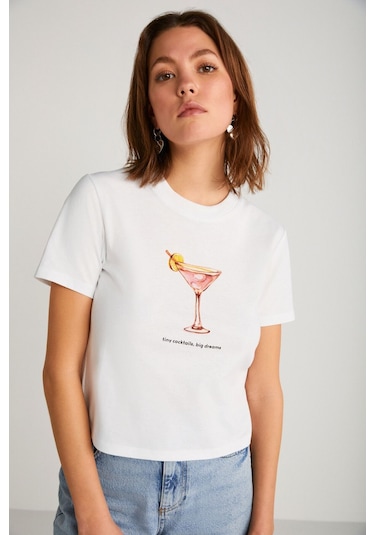 Ivonne Kadın Cocktail Baskı Desenli Kısa Kollu Organik Pamuklu Bisiklet Yaka Crop Beyaz T-shirt