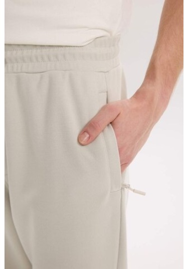 DeFacto Regular Fit İnce Eşofman Altı Fermuar Cepli Beli Bağcıklı Lastikli Paça B3657AX25SPGR437 DeFacto Regular Fit İnce Eşofman Altı Fermuar Cepli Beli Bağcıklı Lastikli Paça B3657AX25SPGR437