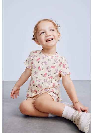 DeFacto Kız Bebek 2'li Takım Desenli Fitilli Kaşkorse Kısa Kollu Tişört Şort E0724A525SMER134 DeFacto Kız Bebek 2'li Takım Desenli Fitilli Kaşkorse Kısa Kollu Tişört Şort E0724A525SMER134