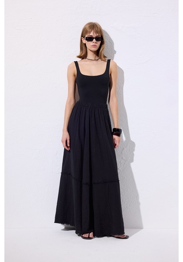 Müslin Katlı Geniş Etek Siyah Siyah