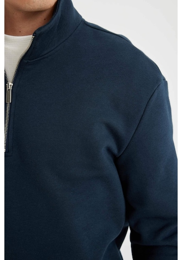 DeFacto Comfort Regular Fit Rahat Kalıp Fermuarlı Dik Yaka Basic Düz Sweatshirt X7405AZ24AUNV163 DeFacto Comfort Regular Fit Rahat Kalıp Fermuarlı Dik Yaka Basic Düz Sweatshirt X7405AZ24AUNV163