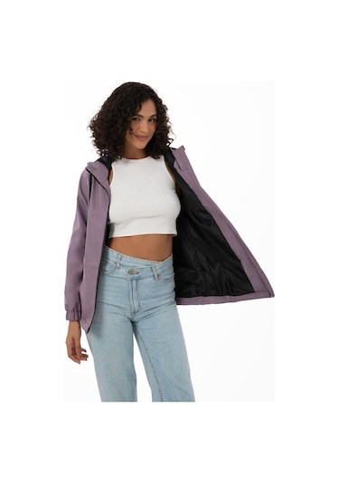 Kadın Astarlı Su Geçirmez Ve Rüzgara Dayanıklı Kapüşonlu İç Cepli Mevsimlik Yağmurluk Mürdüm