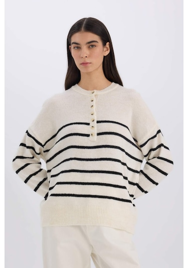 DeFacto Oversize Geniş Kalıp Düğmeli Yaka Çizgili Triko Kazak D4913AXNSER105 Ekru