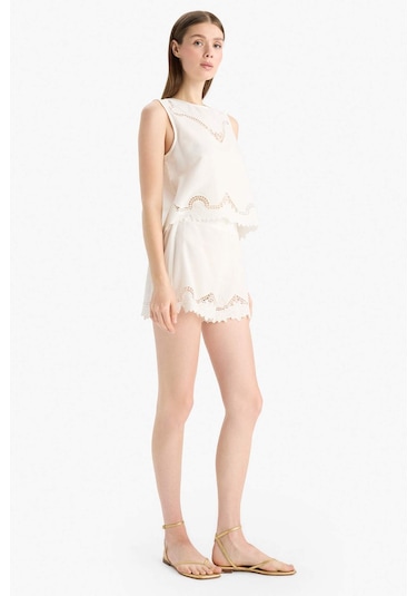 DeFacto Regular Fit Brode Keten Karışımlı Plaj Şortu-Fall in Love E4262AX25SMWT16 DeFacto Regular Fit Brode Keten Karışımlı Plaj Şortu-Fall in Love E4262AX25SMWT16