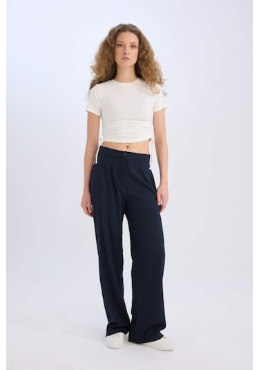 DeFacto Wide Leg Kumaş Palazzo Pantolon Normal Bel Geniş Bol Paça Cepli Standart Boy D4356AX25SPNV199