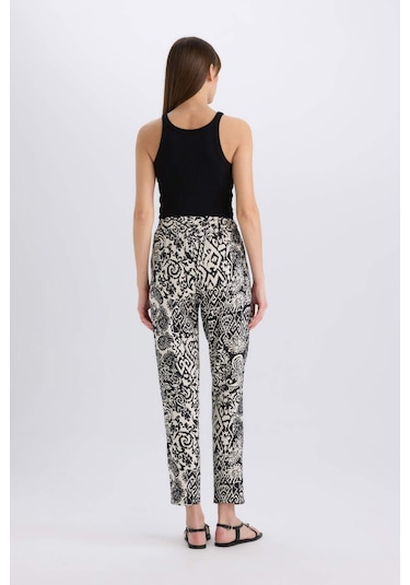 DeFacto Harem Desenli Viskon Pantolon Cepli Esnek Belli Yüksek Bel I3709AZ25SMBK27 DeFacto Harem Desenli Viskon Pantolon Cepli Esnek Belli Yüksek Bel I3709AZ25SMBK27