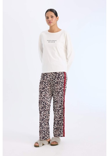 DeFacto Pijama Takımı Regular Fit Uzun Kollu Baskılı Üst Leopar Desenli Uzun Alt-Fall in Love E2352AX24WNBK81 DeFacto Pijama Takımı Regular Fit Uzun Kollu Baskılı Üst Leopar Desenli Uzun Alt-Fall in Love E2352AX24WNBK81