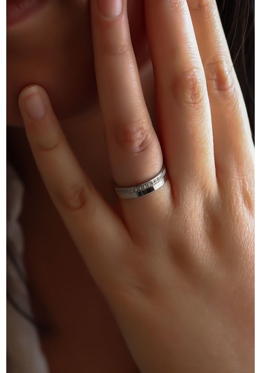 Semiz Altın Beyaz Yarımtur Altın Alyans