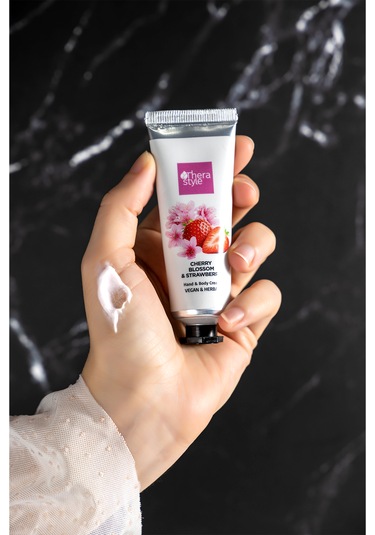 Thera Style Kiraz Çiçeği Ve Çilek El ve Vücut Kremi 30 ML