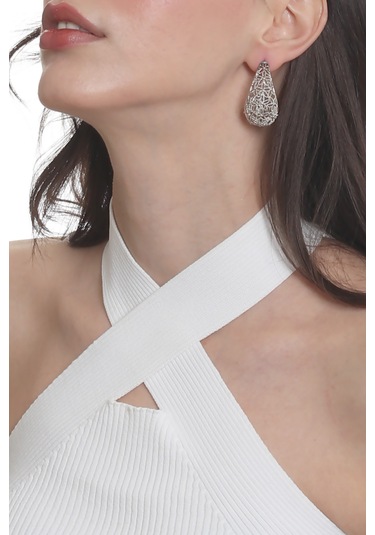 Labalaba Kadın Telkari Görünümlü Çiçek Motifli Çivili Model Damla Formlu Küpe - Lak Gümüş Altın