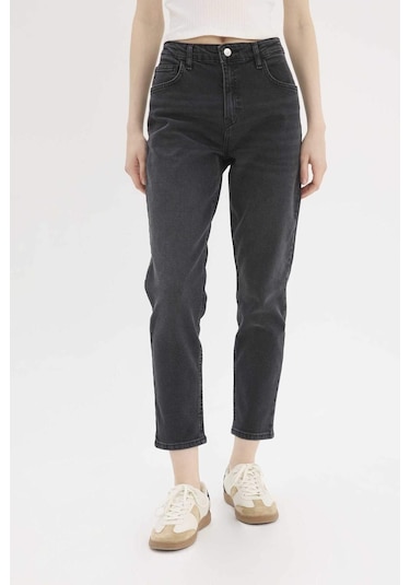 DeFacto Lina Comfort Mom Normal Bel Düz Paça Jean Kar Yıkamalı Pantolon D7944AX25SPNM36