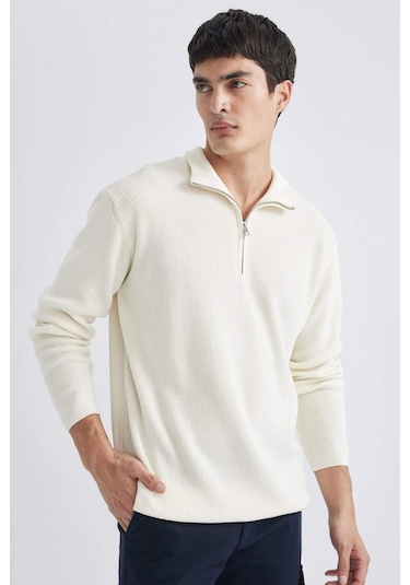 DeFacto Standart Fit Normal Kesim Bato Yaka Fermuarlı Basic Düz Triko Kazak B9706AX24AUER42 DeFacto Standart Fit Normal Kesim Bato Yaka Fermuarlı Basic Düz Triko Kazak B9706AX24AUER42