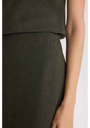 DeFacto A Kesim Esnek Belli Basic Düz Normal Bel Maxi Etek D5407AX24AUKH70 Haki DeFacto A Kesim Esnek Belli Basic Düz Normal Bel Maxi Etek D5407AX24AUKH70 Haki