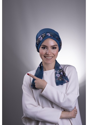 P. Mavisi Pratik Hazır Geçmeli Tesettür Bone Sandy Kumaş Desenli Şifon Kemerli 1205d 17 Petrol Mavisi