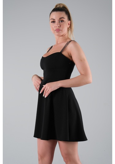 Siyah İnce Askılı Sırt Dekolteli V Yaka Kloş Abiye Elbise & Mezuniyet Elbisesi 0104026.01 Siyah