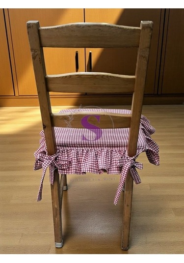 Kırmızı Pitikareli Buldan Yıkanmıs Keten 4 Tarafı Fırfırlı Sandalye Minderi Çok Renkli