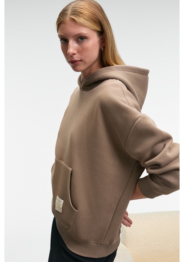 CLARIE Kadın Organik Pamuklu Oversize Kanguru Cepli Kapüşonlu Vizon Sweatshirt