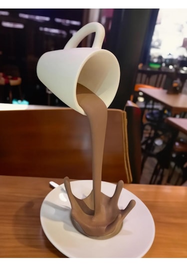 Dökülen Kahve Fincan Figürü 3d Dekoratif Obje Ve Biblo 1 Adet