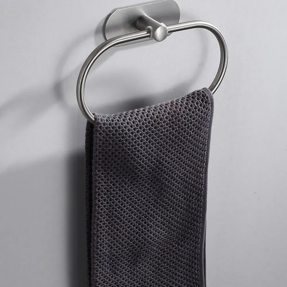 Konesam Banyo Havlularını Düzenlemek İçin Modern Tasarım Silver Renkli Dayanıklı Havlu Tutucu Won121212-8ldm Siyah