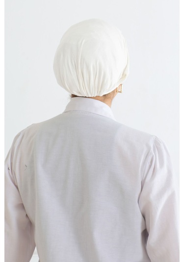 Kadın Tesettür Geniş Hacimli Pratik Ense Ve Çene Altından Geçmeli Kaymayan Bone Ekru Çeneli Bone Ekru