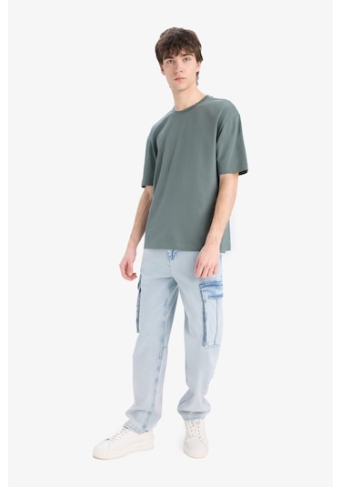 DeFacto Oversize Geniş Kalıp Bisiklet Yaka Basic Düz Kısa Kollu Tişört E6885AXNSGN463