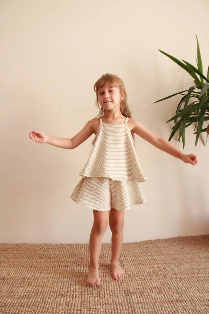 Siyah Çizgili Volanlı Kız Askılı Ve Şort Takım KREM