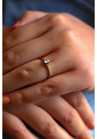 Semiz Altın 0.08 Karat Damla Elmas Yüzük