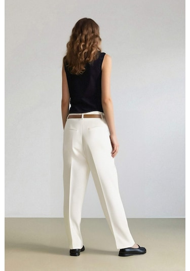 DeFacto Carrot Fit Gabardin Kumaş Pantolon Kemerli Yüksek Bel Kısa Paça D2732AX25SPWT32 DeFacto Carrot Fit Gabardin Kumaş Pantolon Kemerli Yüksek Bel Kısa Paça D2732AX25SPWT32