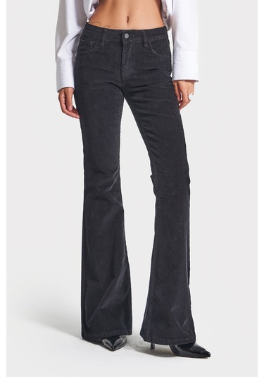 Itsbasic Kadın Siyah Renk 26w5-1 Low Waist Flare Fit İnce Fitilli Velvet Kadife Kumaş Pantolon