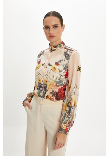 Yüksek Yaka Düğmeli Volan Kol Gömlek Çiçek Desenli, Şifon Dokulu, Günlük Ve Zarif Kullanıma Uygun Somon