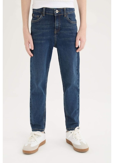 DeFacto Erkek Çocuk Slim Fit Dar Kesim Düz Paça Basic Düz Jean Pantolon D6649A825SMNM28 DeFacto Erkek Çocuk Slim Fit Dar Kesim Düz Paça Basic Düz Jean Pantolon D6649A825SMNM28