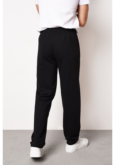 Erkek Gri Fermuar Cep Nakış Detaylı Düz Paça Rahat Kesim Eşofman Altı Siyah