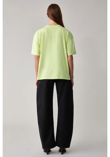 GRIMELANGE Jemmy Kadın %100 Organik Pamuk Relaxed Fit Yırtmaçlı Yuvarlak Yakalı Neon Yeşil T-shirt Neon Yeşil