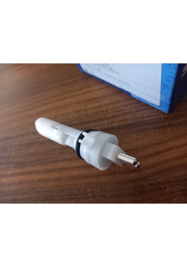 MERCEDES W201 W124 YEDEK SU DEPOSU SU  SENSÖRÜ SWAG