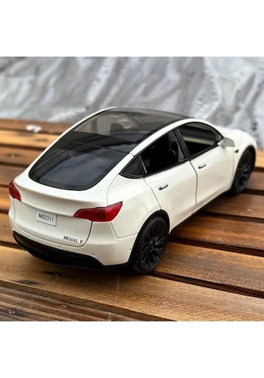 Tesla Model Y Birebir Işıklı Maket Beyaz
