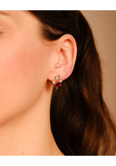 Lekka Design Kadın Takı Kararmaz Çelik Lüks Kırmızı Zirkon Taşlı Yıldızlı Küpe