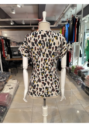 Sensuelle Kadın Kısa Kollu V Yaka Leopar Desen Krep Bluz LEOPAR