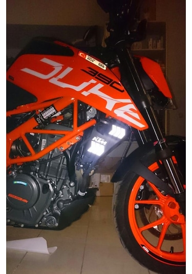 Ok Şeklinde Reflektif Beyaz Sticker Çınar Extreme