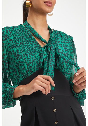 Kadın Leopar Desenli Midi Elbise - Fiyonk Yaka, Düğme Ve Yırtmaç Detaylı, Şık Ve Modern Tasarım - Günlük Ve Özel Davetler İçin Elbise Yeşil