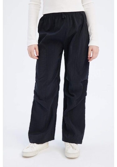 DeFacto Kız Çocuk Beli Lastikli Düz Paça Paraşüt Pantolon D7605A825SMBK27 Siyah